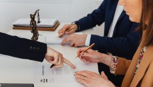 Rozdzielność majątkowa przed ślubem – kiedy warto ją wprowadzić?