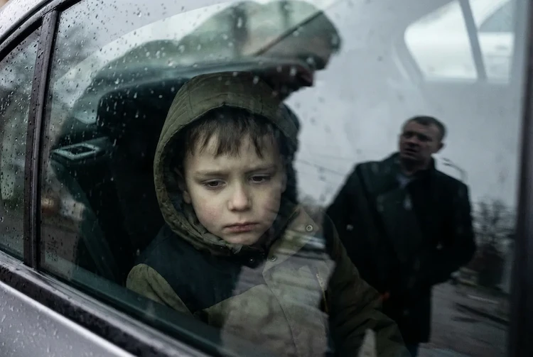 Kiedy sąd uznaje, że rodzic „nastawia” dziecko przeciwko drugiemu